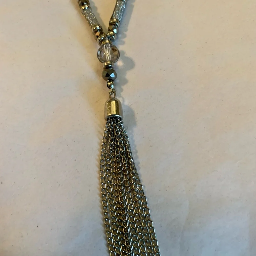 STUNNING SILVER BEADED NECKLACE W/EARRINGS❤️
